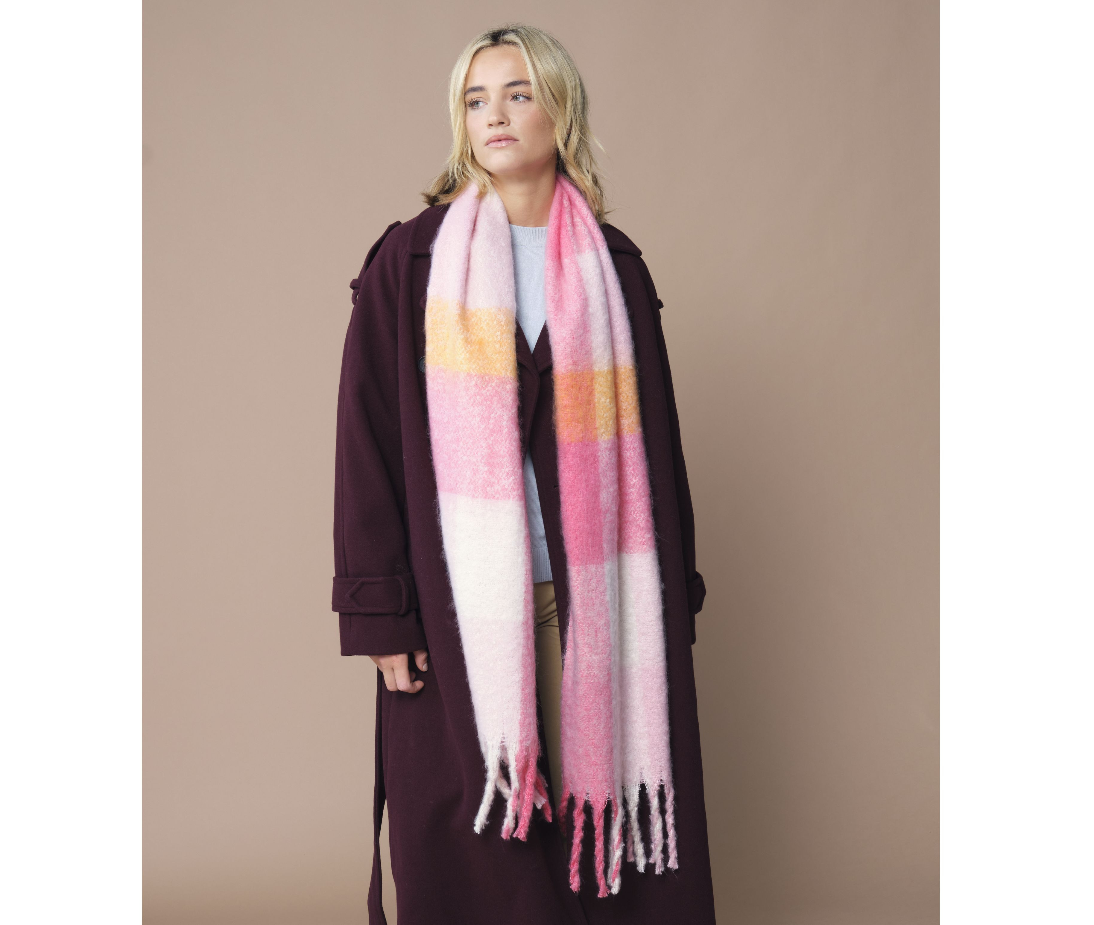 FLUFFY CHECK SCARF